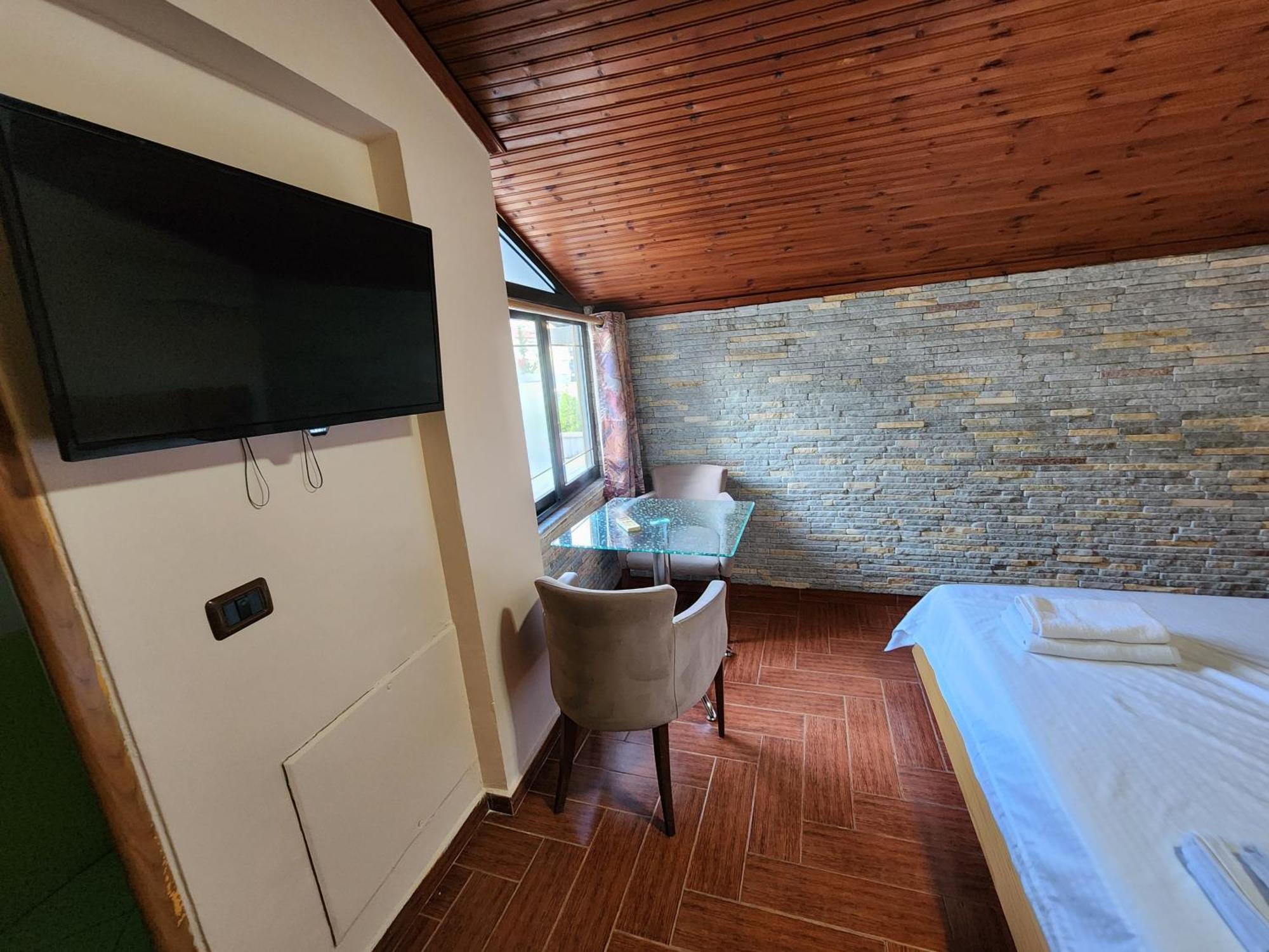 Hotel La Villa Tiran Dış mekan fotoğraf