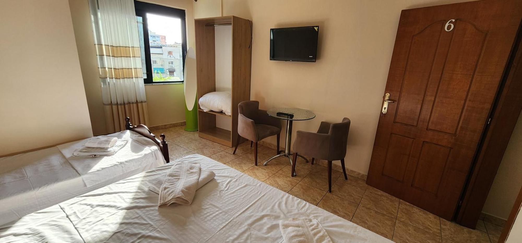 Hotel La Villa Tiran Dış mekan fotoğraf