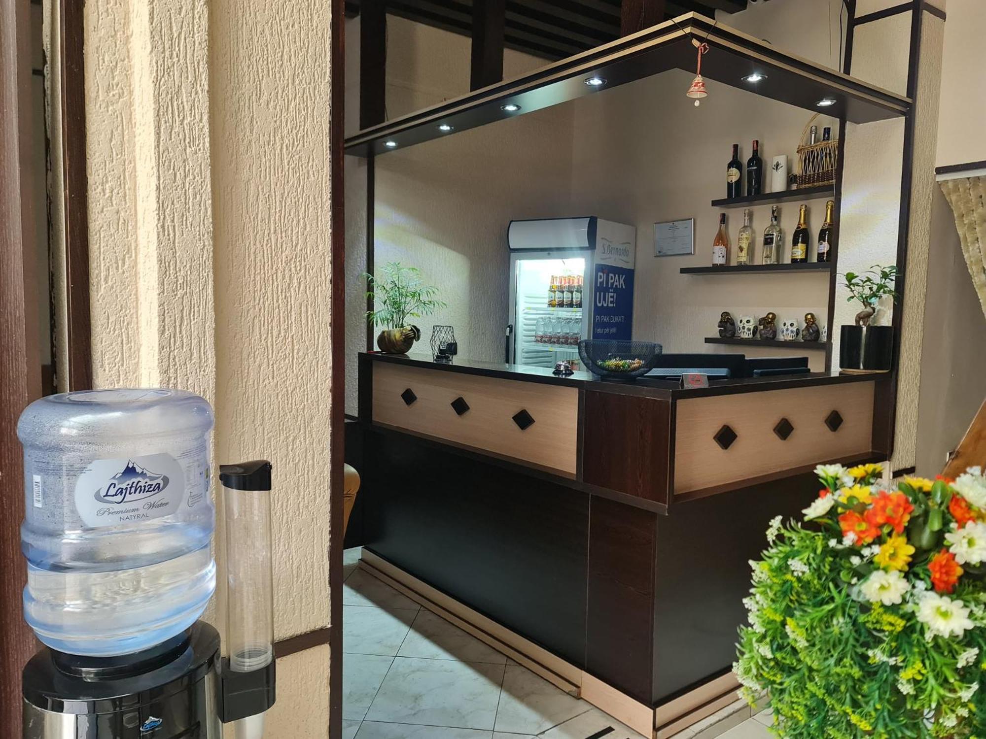 Hotel La Villa Tiran Dış mekan fotoğraf