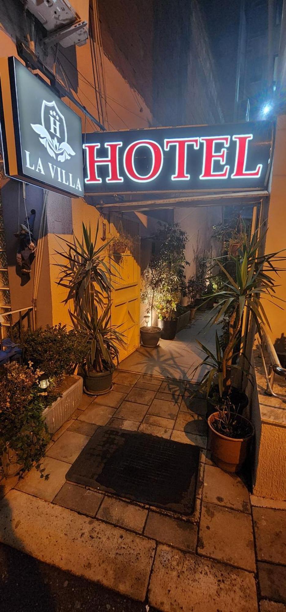 Hotel La Villa Tiran Dış mekan fotoğraf
