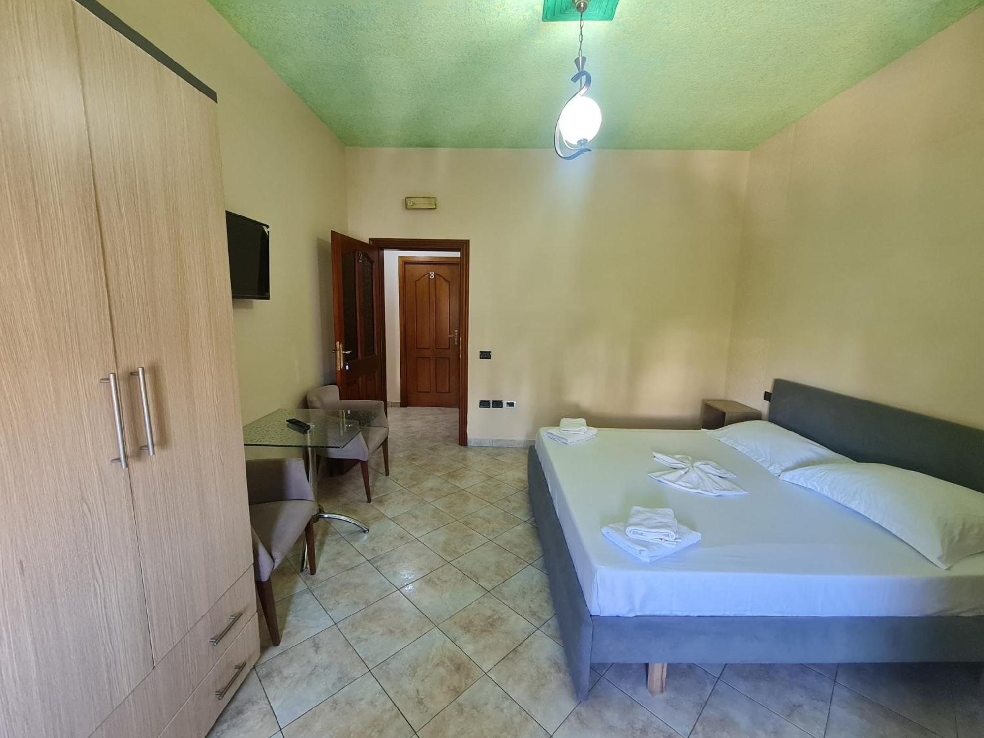 Hotel La Villa Tiran Dış mekan fotoğraf