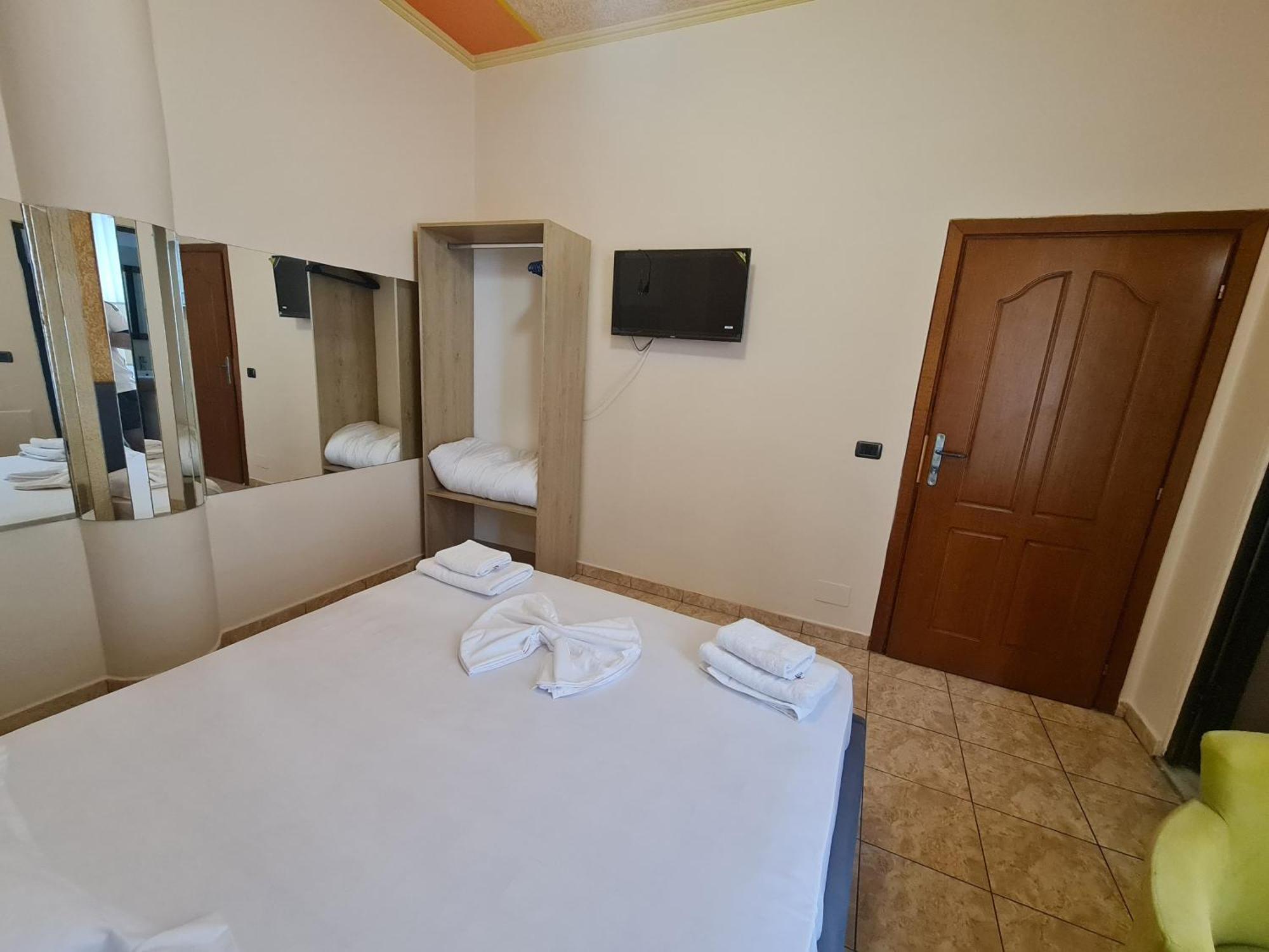 Hotel La Villa Tiran Dış mekan fotoğraf