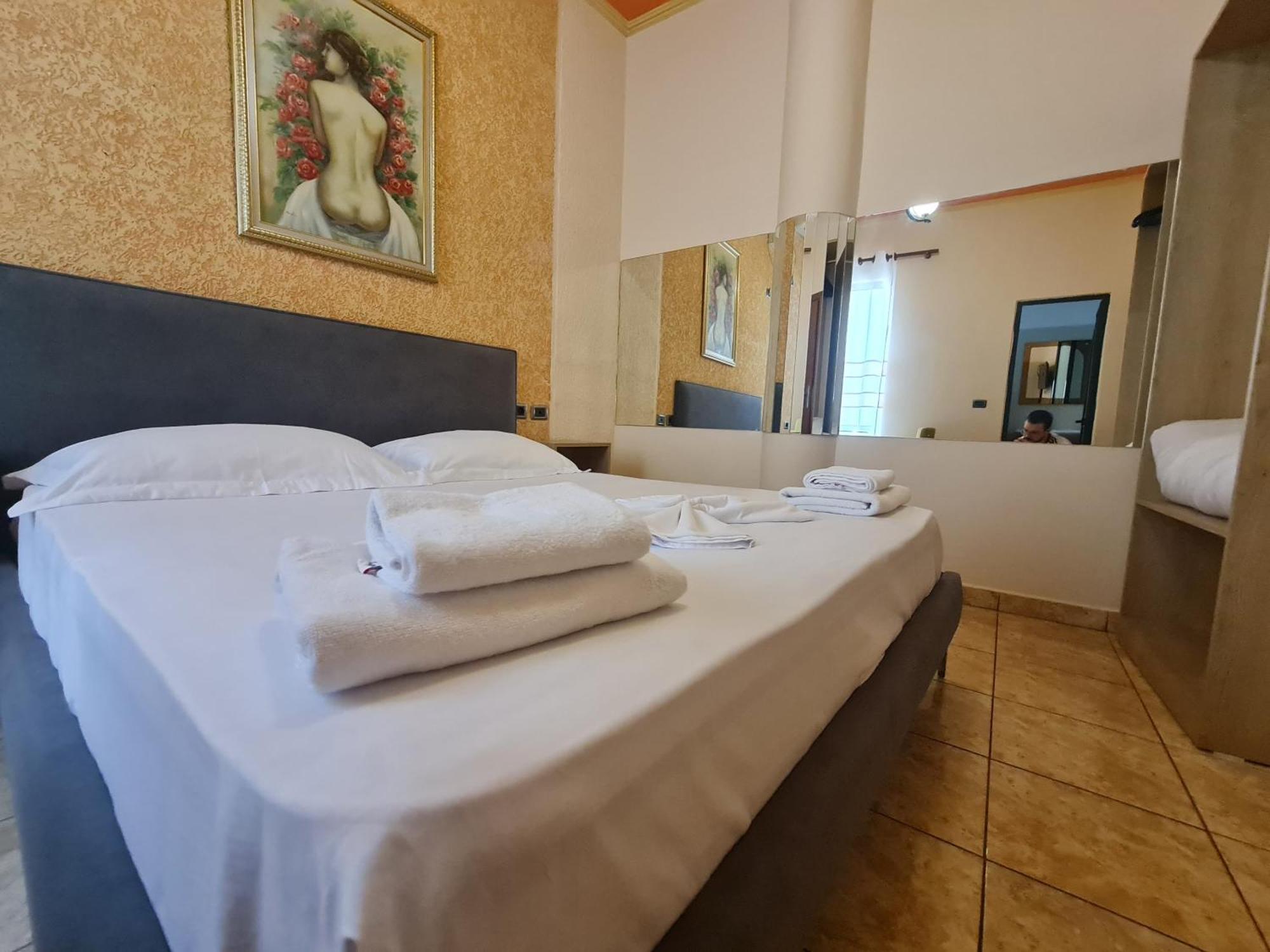 Hotel La Villa Tiran Dış mekan fotoğraf